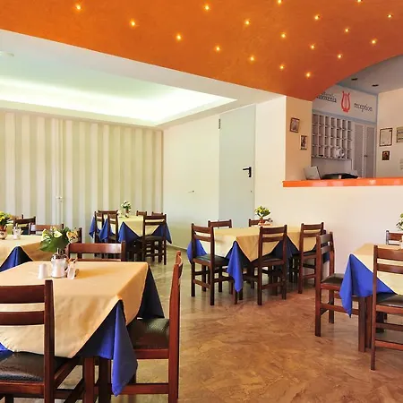 Hotel Philoxenia Vathis